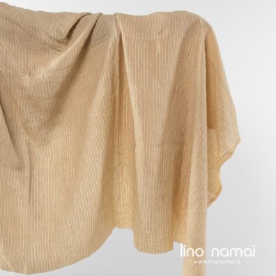 Lininis audinys gelsvais dryžiais, skalbtas