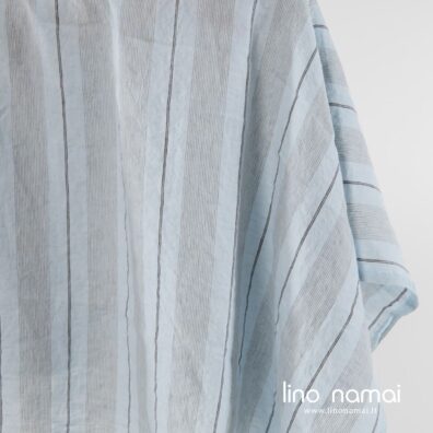 Melsvas lininis audinys vertikaliais rusvais dryžiais, skalbtas