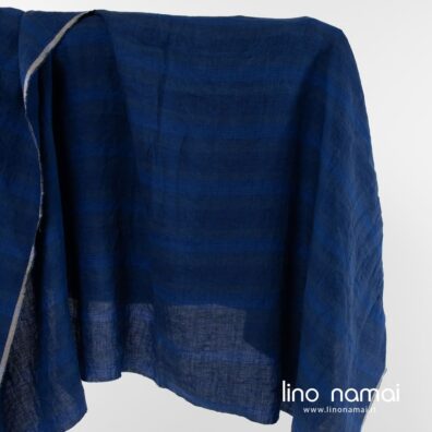 Mėlynai dryžuotas lininis audinys, skalbtas