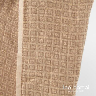 Dvipusis languotas gelsvai rusvas lino audinys