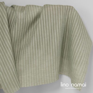 Žalsvas lininis audinys ažūrinėmis juostelėmis