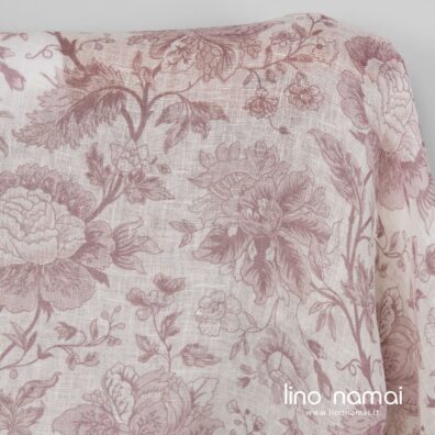 Permatomas baltas lino audinys su rausvomis gėlėmis