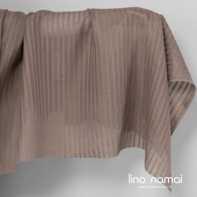 Pilkas lininis audinys ažūrinėmis juostelėmis