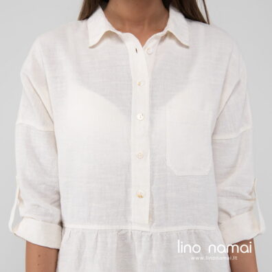 Balta puslininė suknelė susagstoma priekyje