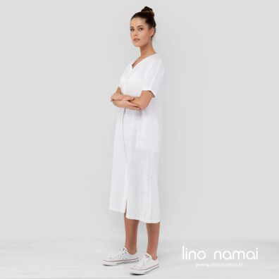 Ryškiai balta ilga lininė suknelė