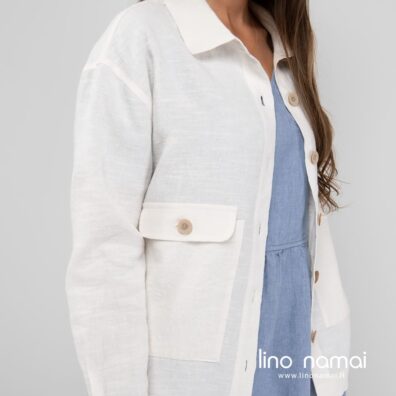 Baltas puslininis švarkelis su kišenėmis