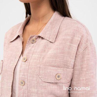 Rusvas puslininis švarkelis su didelėmis kišenėmis ant krūtinės