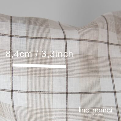 Lininis audinys rusvai languotas patalynei, drabužiams, užuolaidoms