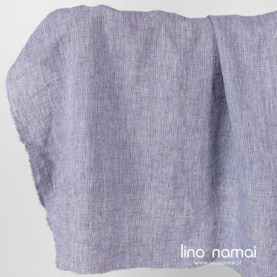 Lininis audinys juodais, violetiniais langeliais, skalbtas