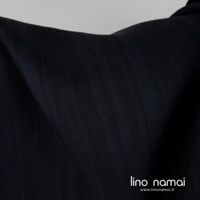 Lininis audinys juodais, tamsiai mėlynais dryžiais ir ažūrinėmis juostelėmis