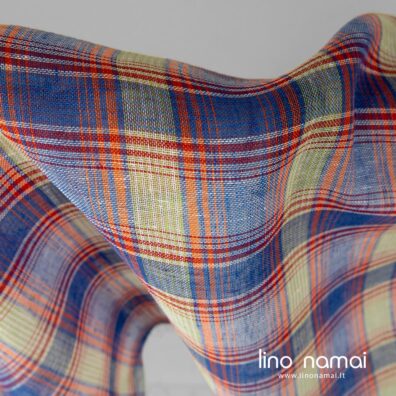 Permatomas mėlynai languotas lino audinys šalikams, užuolaidoms