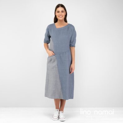 Lininė pilkai melsva suknelė su asimetrinėmis detalėmis