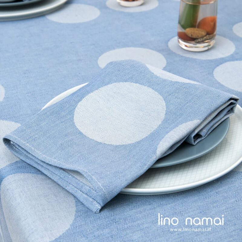 Puslininė mėlyna servetėlė dideliais burbuliukais