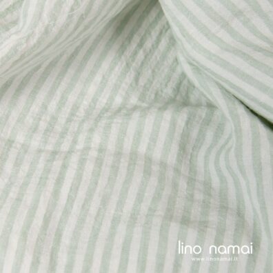 Lininis audinys žaliais dryžiais platus skalbtas, tinkamas drabužiams, patalynei siūti