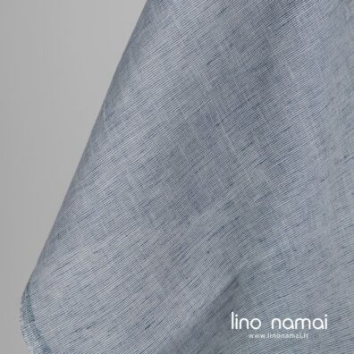 Lininis audinys pilkais, mėlynais langučiais drabužiams, namų tekstilei
