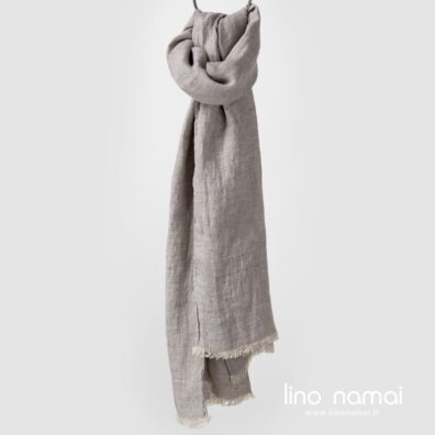 Lininis šalikas rusvais, violetiniais langučiais iš minkšto skalbto audinio