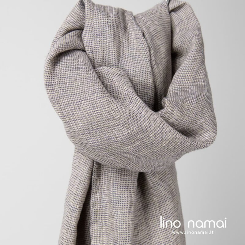 Lino &scaron;alikas pilk&scaron;vas violetiniais langučiais