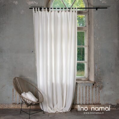 Lininė balta užuolaida