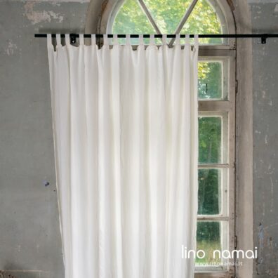 Lininė balta užuolaida su kabinimo kilpomis