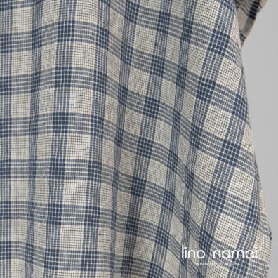 Lininis audinys gelsvai baltais ir mėlynais langeliais