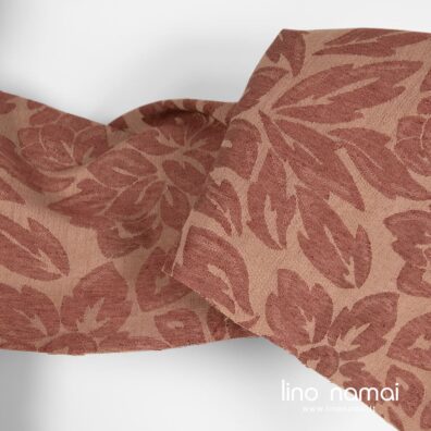 Rudas lino - medvilnės audinys su augalų raštu