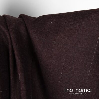 Lininis audinys tamsiai raudonas baltais dryžiukais drabužiams, namų tekstilės gaminiams