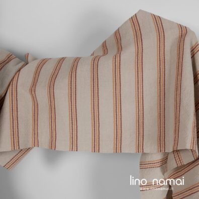 Puslininis platus rusvas audinys rudais dryžiais skalbtas