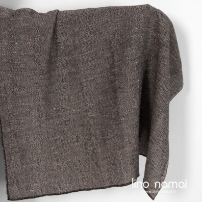 Puslininis audinys juodas raštuotas skalbtas