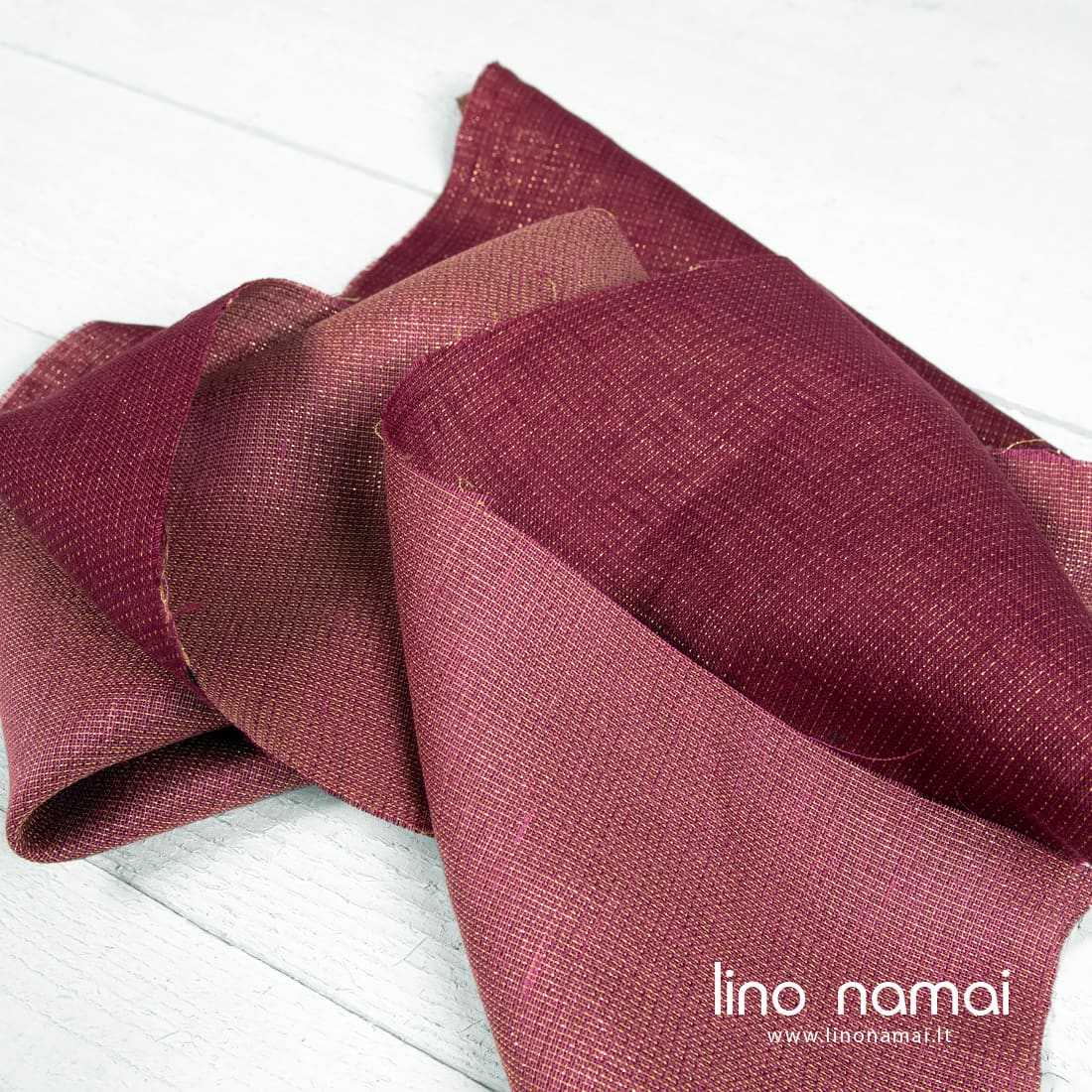 Lininis tamsiai raudonas blizgantis dvipusis audinys