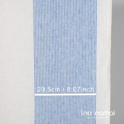 Lininis rankšluostinis audinys mėlynomis juostelėmis pieno baltumo fone