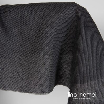 Juodai-pilkai dryžuotas lino audinys