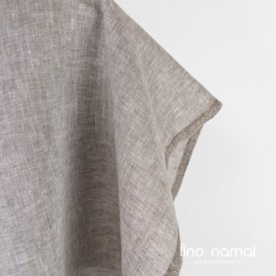 Lininis audinys iš baltų ir pilkšvai rudų verpalų