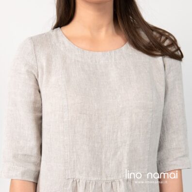 Lininė suknelė iš melanžinio audinio, kuriame suausti balti ir natūralios spalvos verpalai