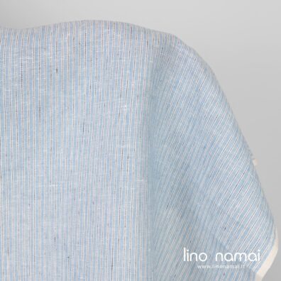 Lininis audinys žydrais dryžiais