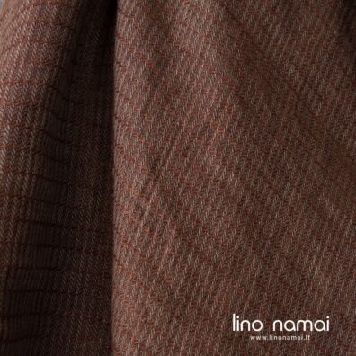 Lininis audinys rudas raštuotais dryžiais tinka drabužiams, skaroms, šalikams, staltiesėms, užuolaidoms siūti