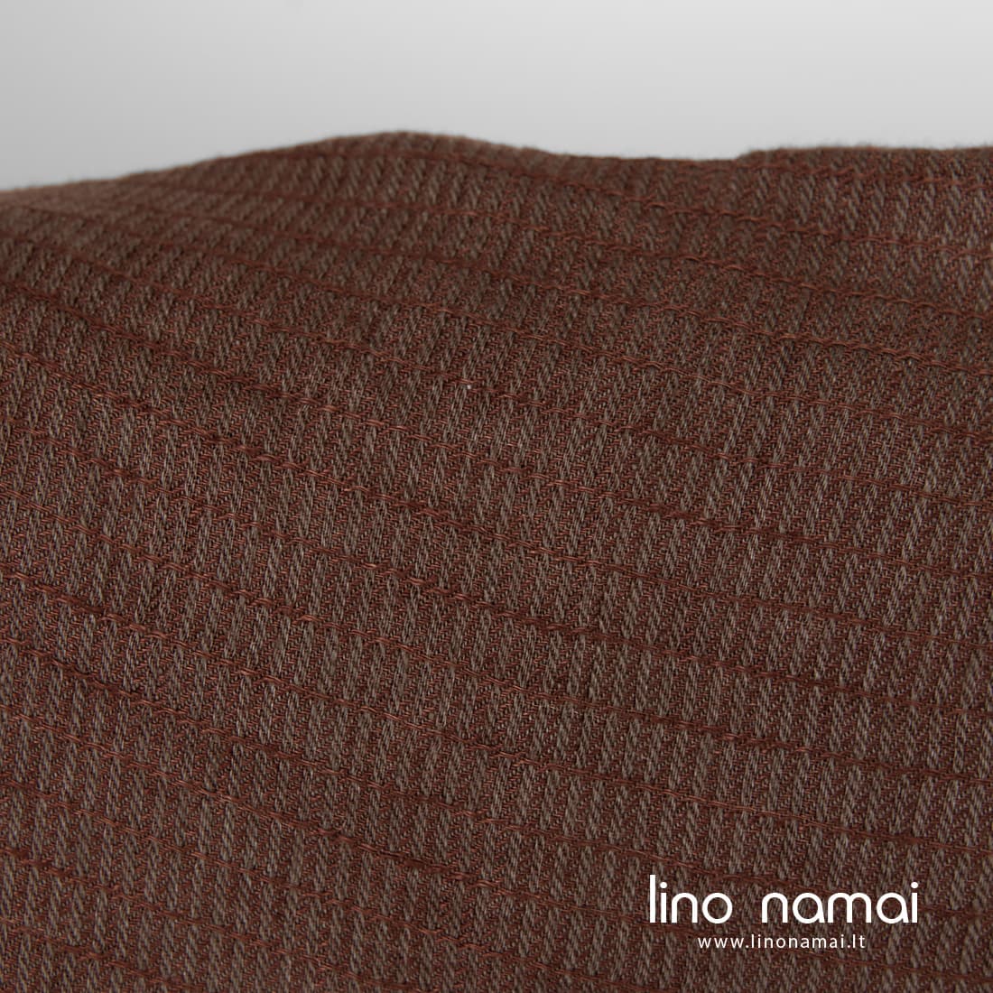 Lininis audinys rudas raštuotais dryžiais iš rudų ir pilkai rudų verpalų