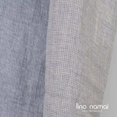 Minkštas švelnus specialiai skalbtas lino audinys smulkiai melsvai-pilkai languotas