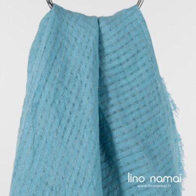 Lininė melsva skara ažūriniais langeliais