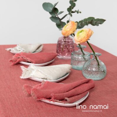 Lininė rausva staltiesė ir derančios servetėlės