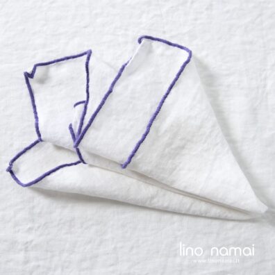 ARVO lininė balta servetėlė violetiniu krašteliu