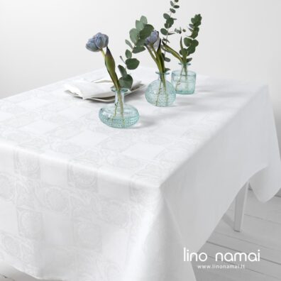 Ryškiai balta žakardinė lino-medvilnės staltiesė