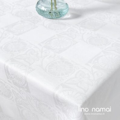 Žakardinė puslininė staltiesė ryškiai balta