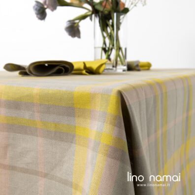 Lininė pilkai-geltonai languota staltiesė