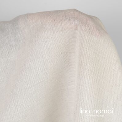 Puslininis audinys permatomas melanžinis audinys iš pieno baltumo ir natūralios spalvos verpalų