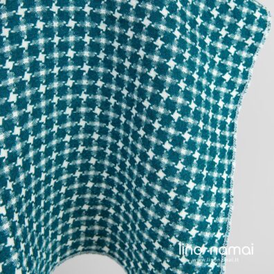 Lininis audinys baltai mėlynas raštuotas skalbtas drabužiams, namų tekstilei siūti