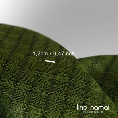 Lino audinys žaliai juodas permatomais langeliais