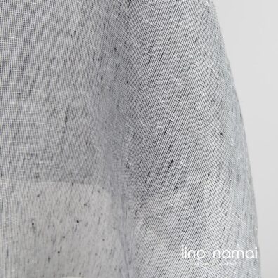 Lengvas retas 100% lino audinys iš juodų ir baltų verpalų