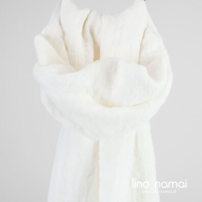 Lininis baltas šalikas ažūriniais dryžiais