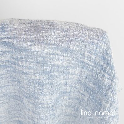 Lino - medvilnės audinys iš melsvų ir baltų verpalų su specialiais sustorėjimais