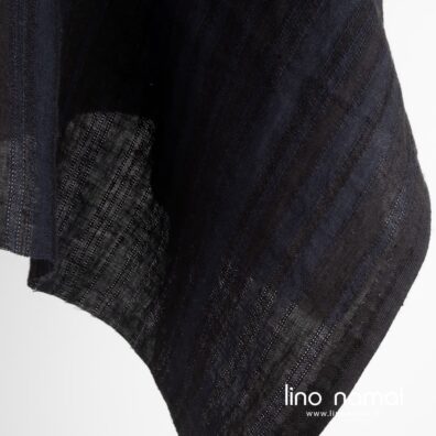 Lininis audinys juodais, tamsiai mėlynais dryžiais skalbtas minkštas švelnus